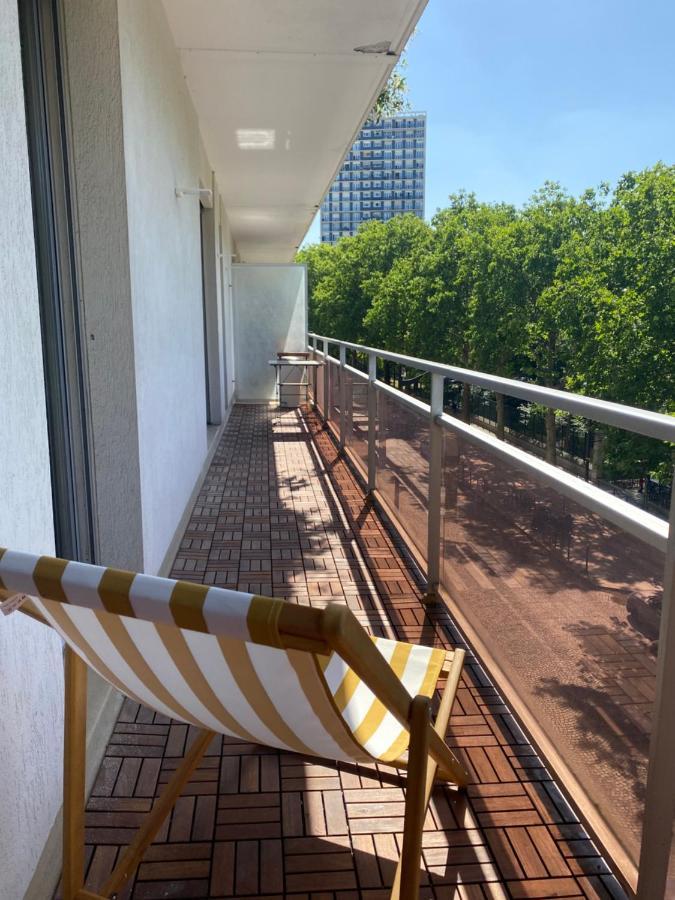 Luxury La Vie En Rose Jacuzzi Terrasse Parking Parijs